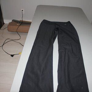 Black Nike Athletic Pants Size Medium ?